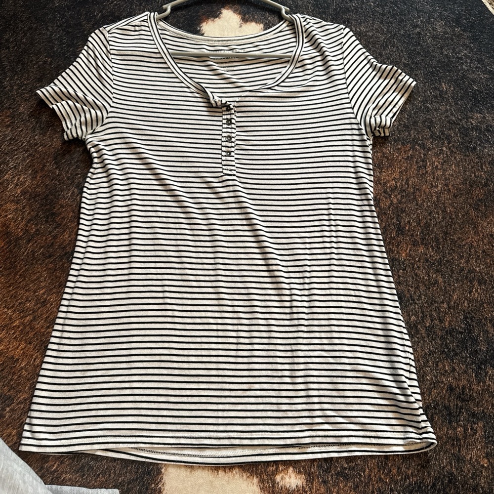 American Eagle Outfitters Black and White Striped Short Sleeve Tee